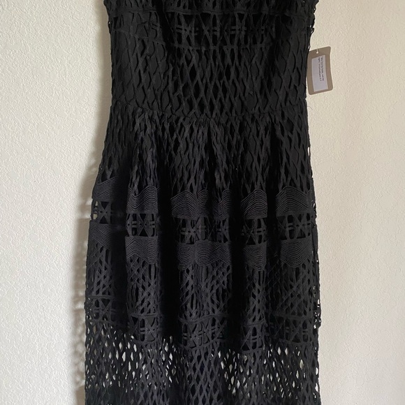 Ministry Of Style Laser Cut Scalloped Hem Black Structured Midi Demure Dress 6 - Picture 5 of 10